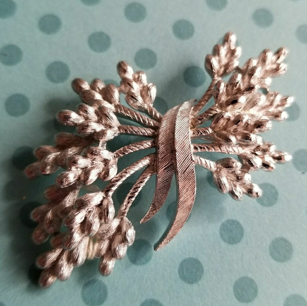 Vintage Crown Trifari wheat brooch pin silver tone